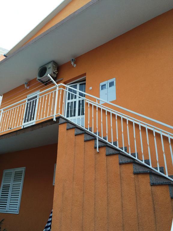 Apartment House Aria Baška Voda Екстериор снимка